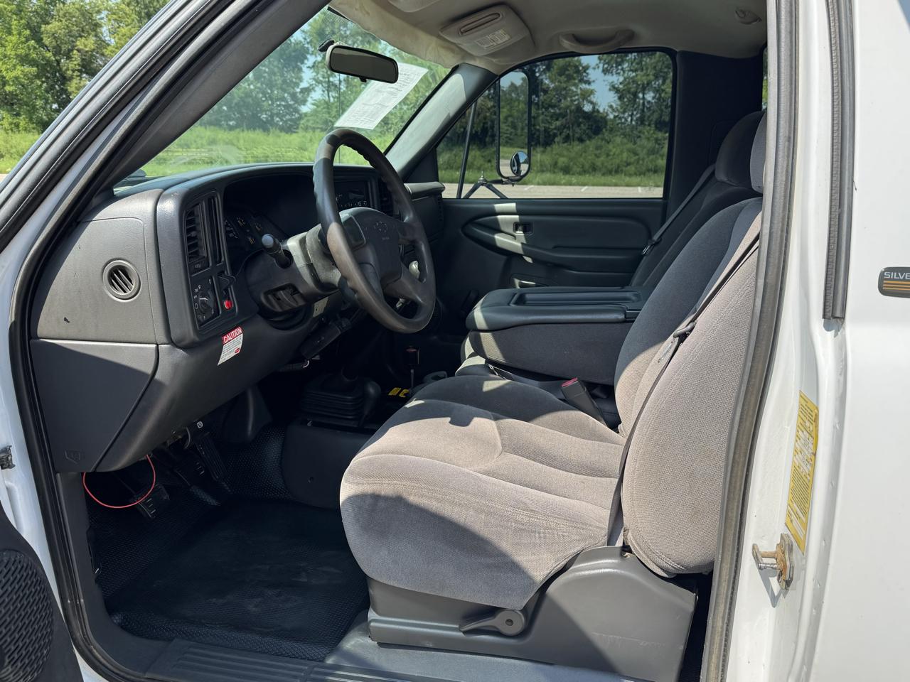 Chevrolet Silverado 3500 Work Truck 4WD 2004
