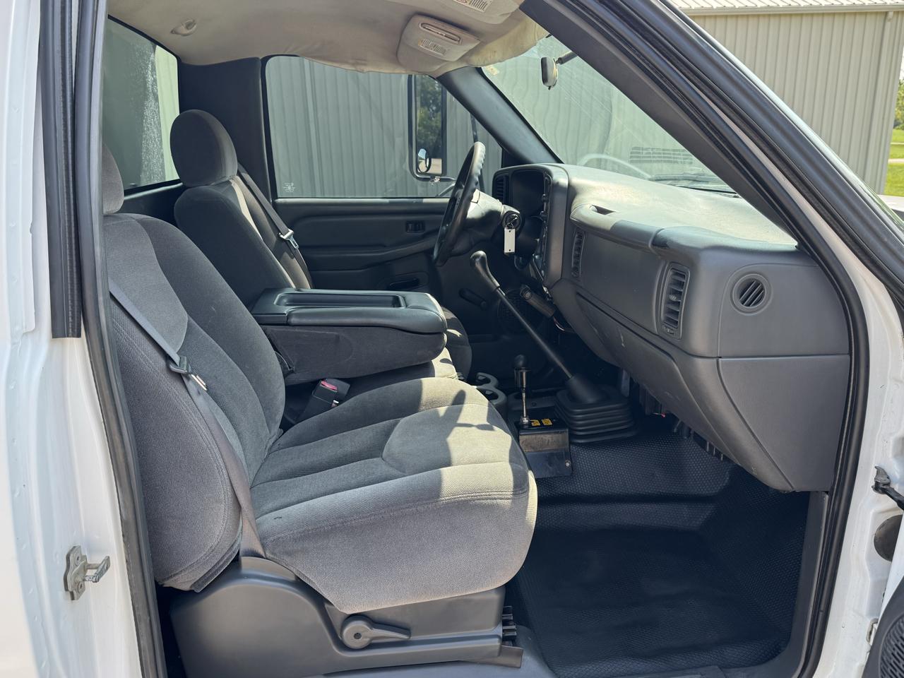Chevrolet Silverado 3500 Work Truck 4WD 2004