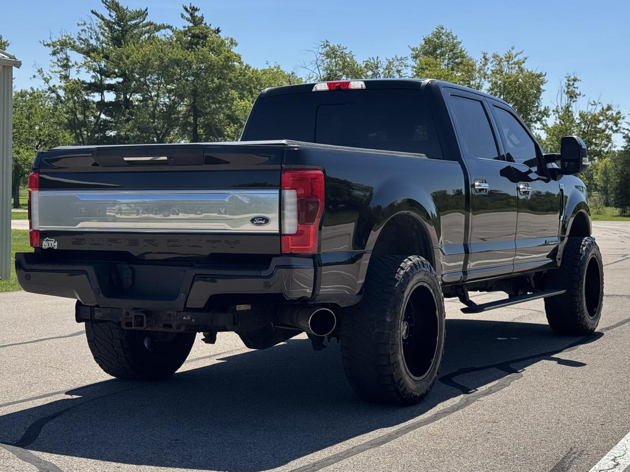 Ford F-350 SD Lariat Crew Cab 4WD 2017