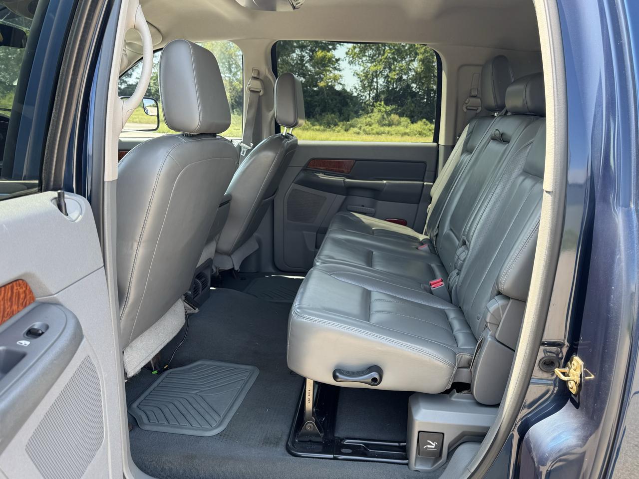 Dodge Ram 3500 SLT Mega Cab 4WD DRW 2007