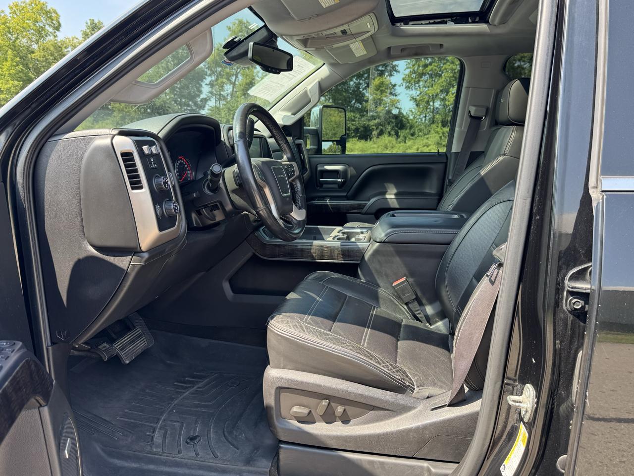 GMC Sierra 2500HD Denali Crew Cab 4WD 2015