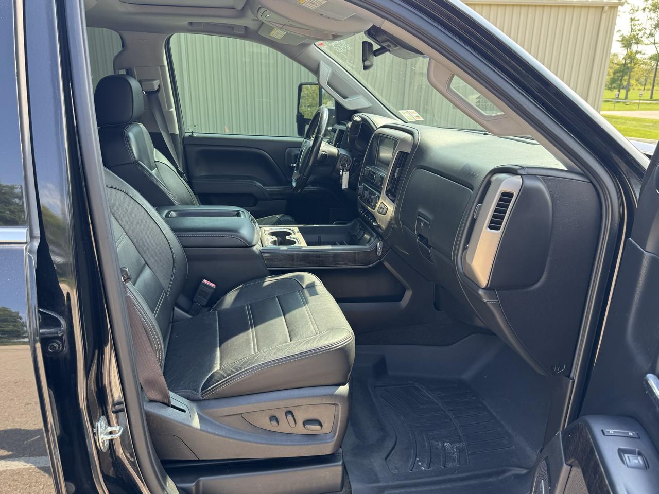 GMC Sierra 2500HD Denali Crew Cab 4WD 2015