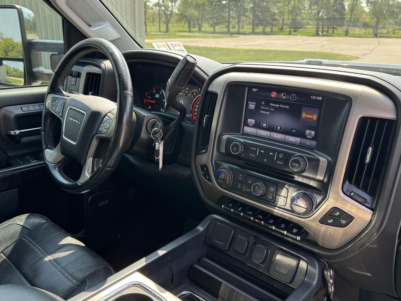 GMC Sierra 2500HD Denali Crew Cab 4WD 2015