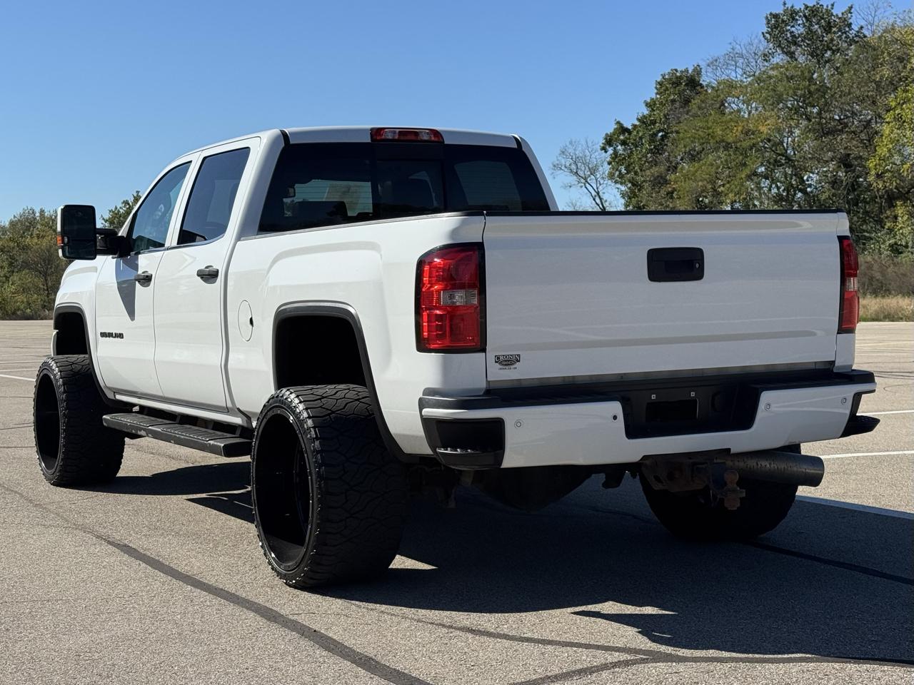 GMC Sierra 2500HD Denali Crew Cab 4WD 2017