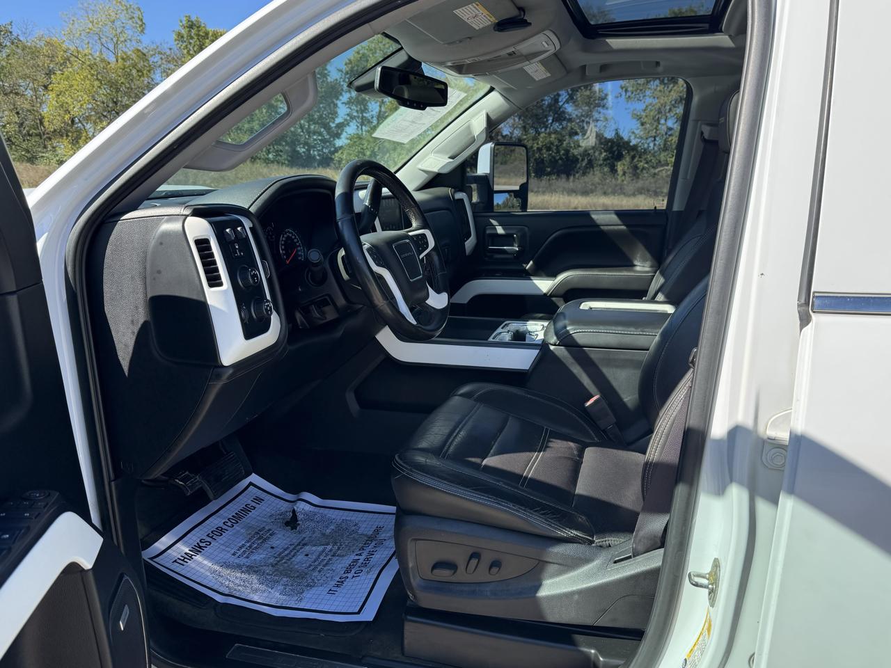 GMC Sierra 2500HD Denali Crew Cab 4WD 2017