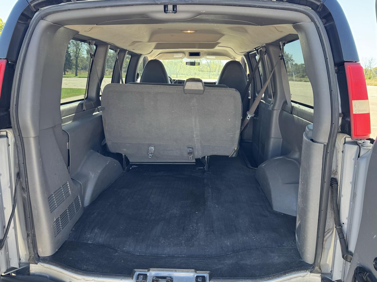 Chevrolet Express 1500 LS 2014