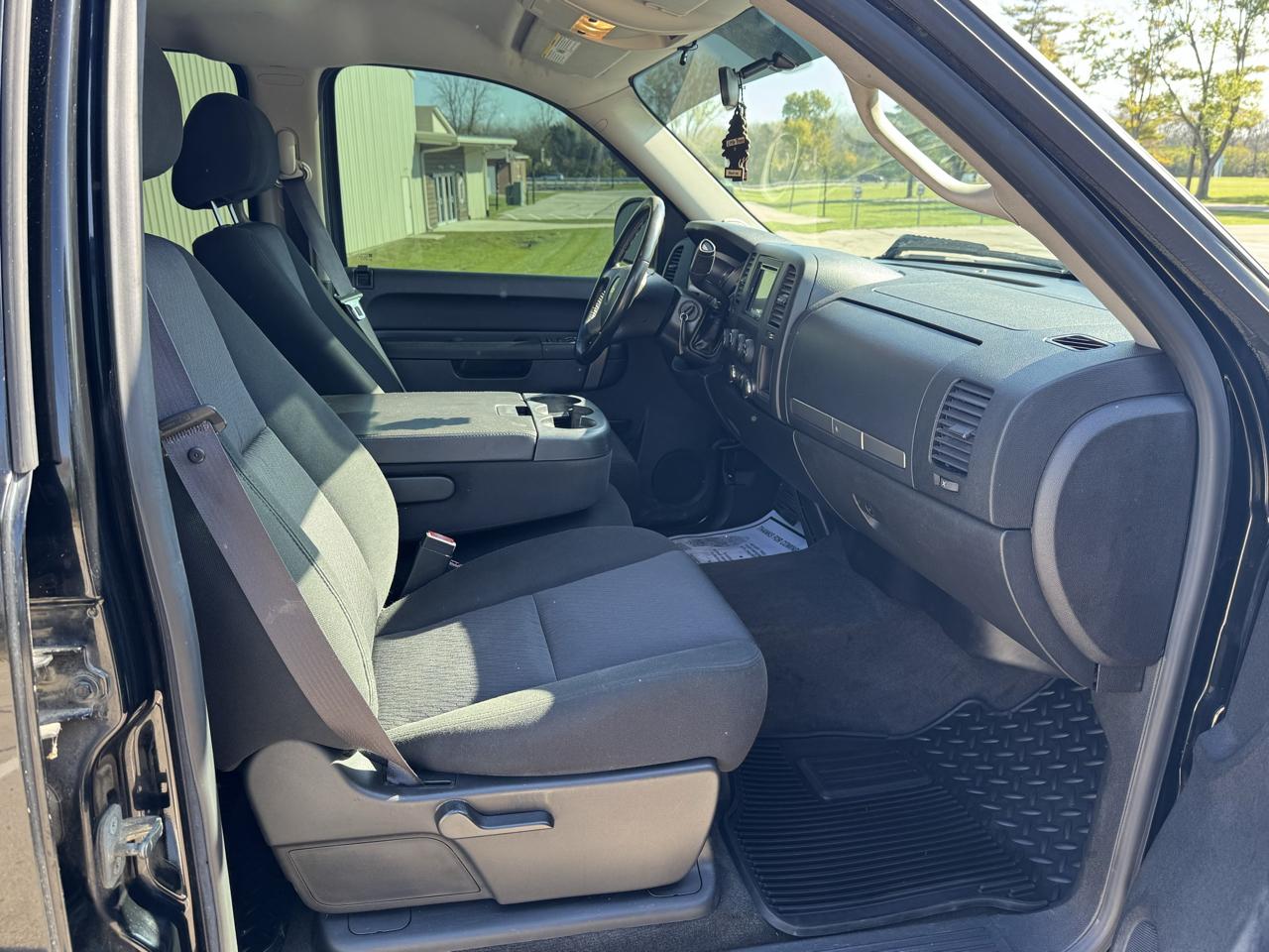 Chevrolet Silverado 1500 LT Crew Cab 4WD 2012
