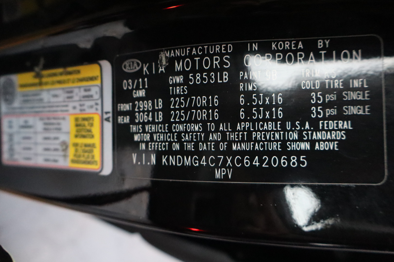 Kia Sedona LX LWB 2012 Kia Sedona LX LWB 2012