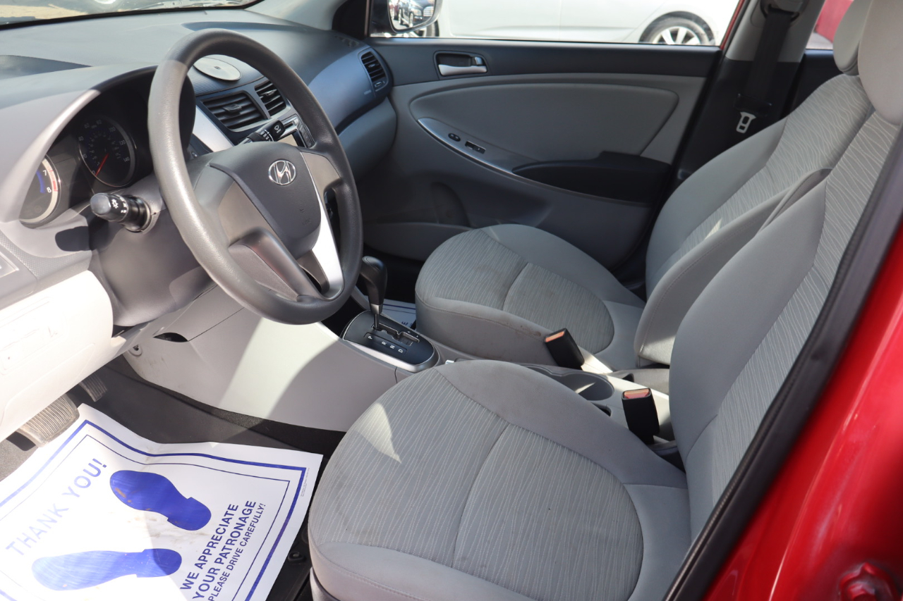 Hyundai Accent GLS 4-Door 6A 2015 Hyundai Accent GLS 4-Door 6A 2015