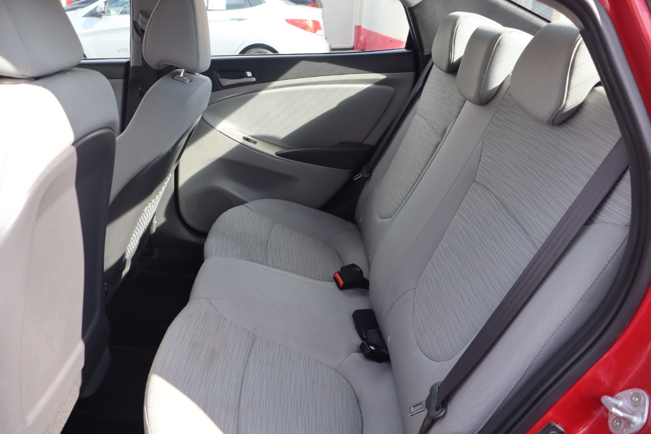 Hyundai Accent GLS 4-Door 6A 2015 Hyundai Accent GLS 4-Door 6A 2015