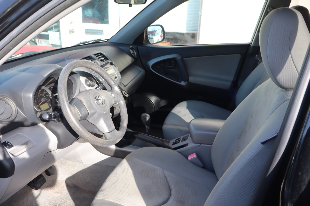 Toyota RAV4 Base I4 4WD 2010