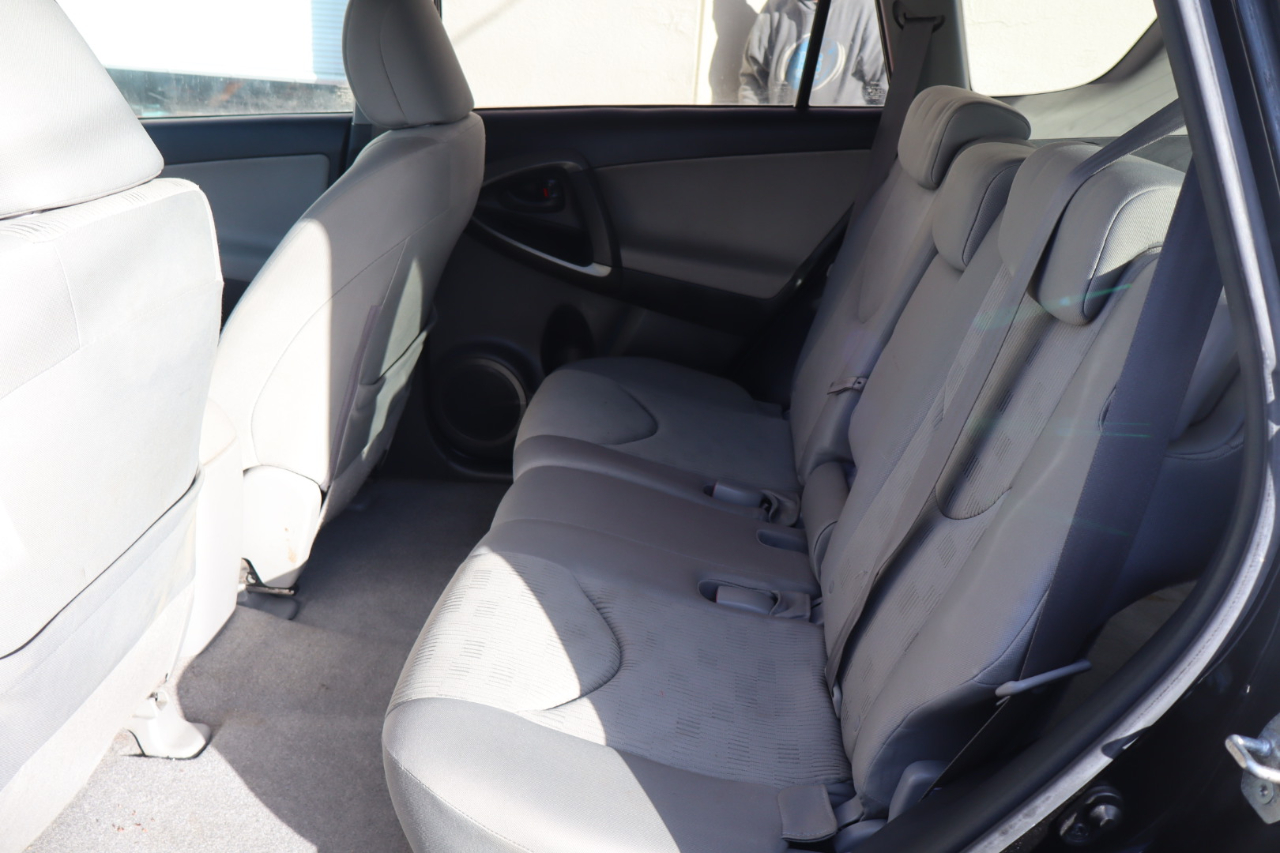 Toyota RAV4 Base I4 4WD 2010