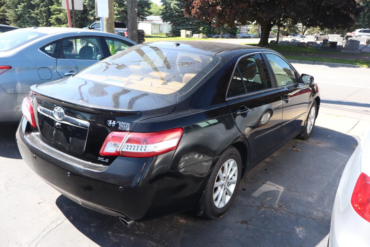 Toyota Camry SE 6-Spd MT 2010