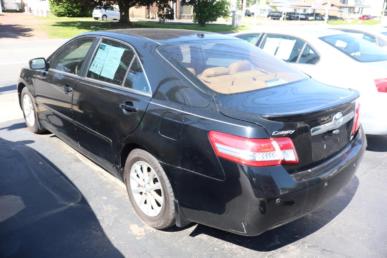 Toyota Camry SE 6-Spd MT 2010