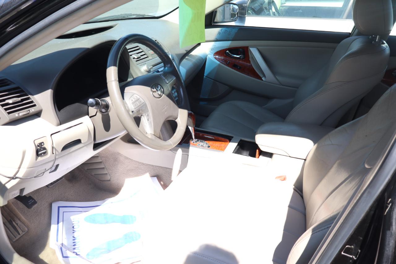 Toyota Camry SE 6-Spd MT 2010