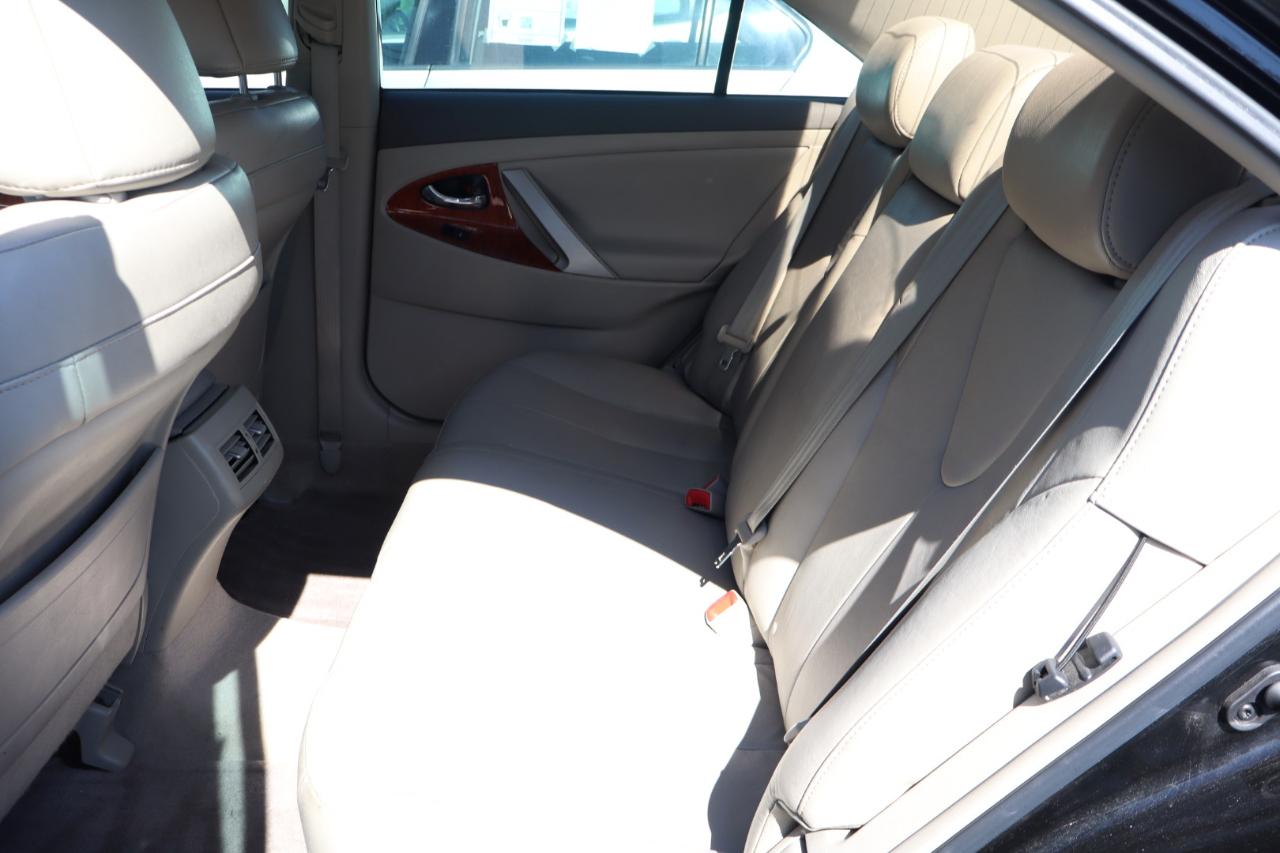 Toyota Camry SE 6-Spd MT 2010