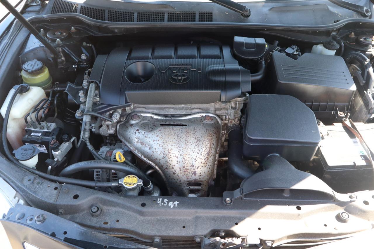 Toyota Camry SE 6-Spd MT 2010