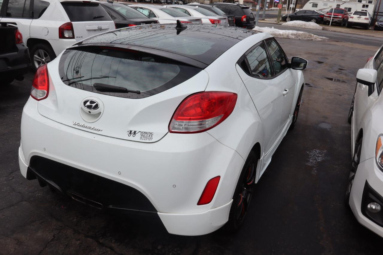 Hyundai Veloster Base 2013