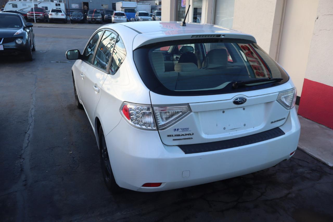 Subaru Impreza 2.5i 5-door 2011