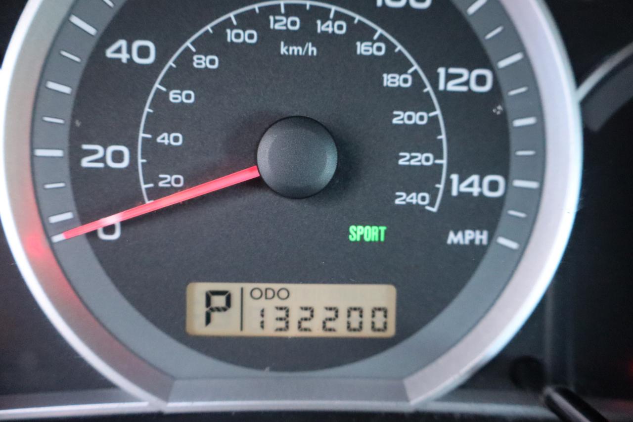 Subaru Impreza 2.5i 5-door 2011