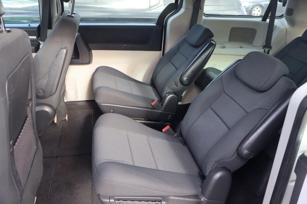 Dodge Grand Caravan SE 2010