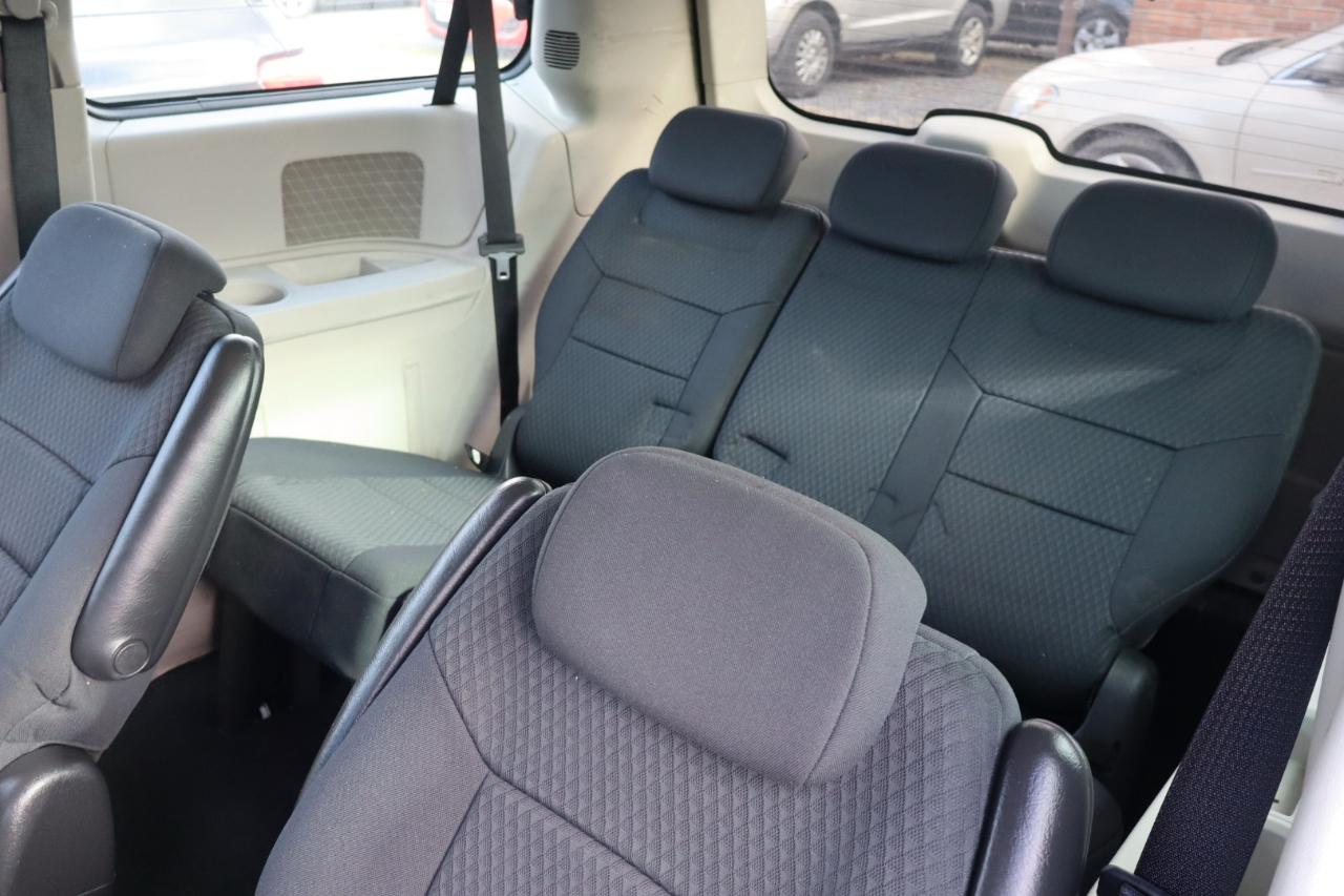 Dodge Grand Caravan SE 2010