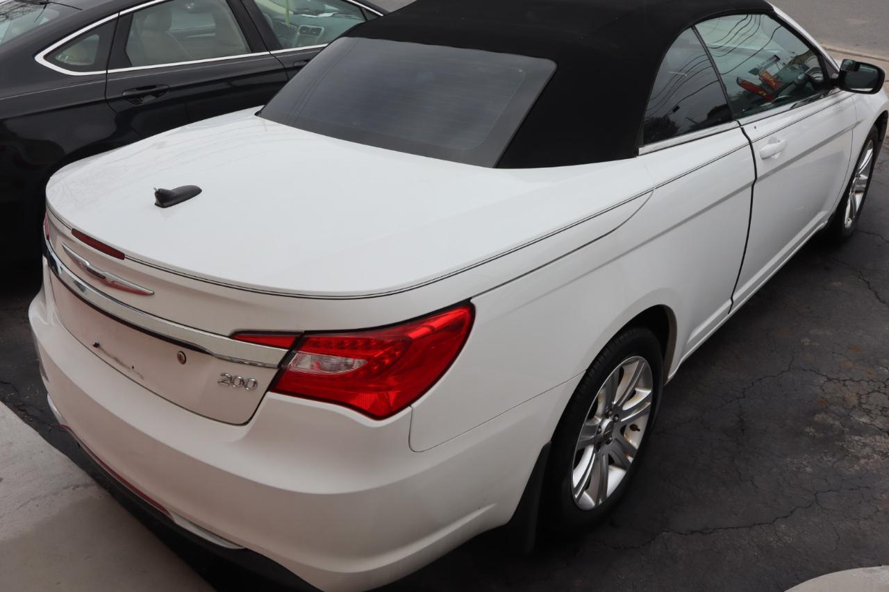 Chrysler 200 Touring Convertible 2012