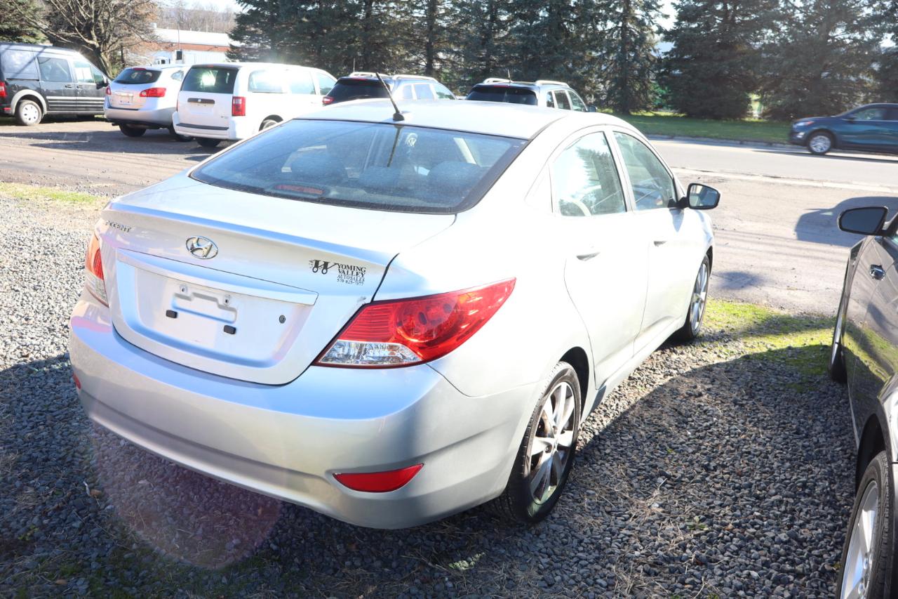 Hyundai Accent GLS 4-Door 2014
