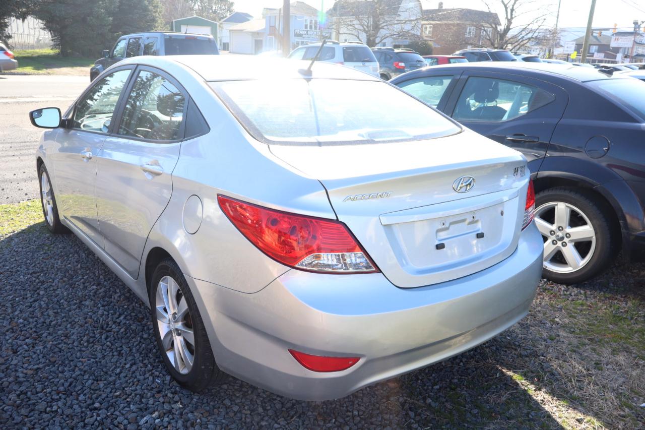 Hyundai Accent GLS 4-Door 2014