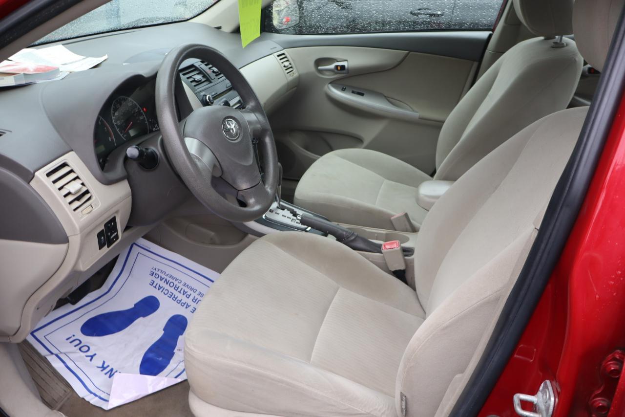 Toyota Corolla Base 5-Speed MT 2010