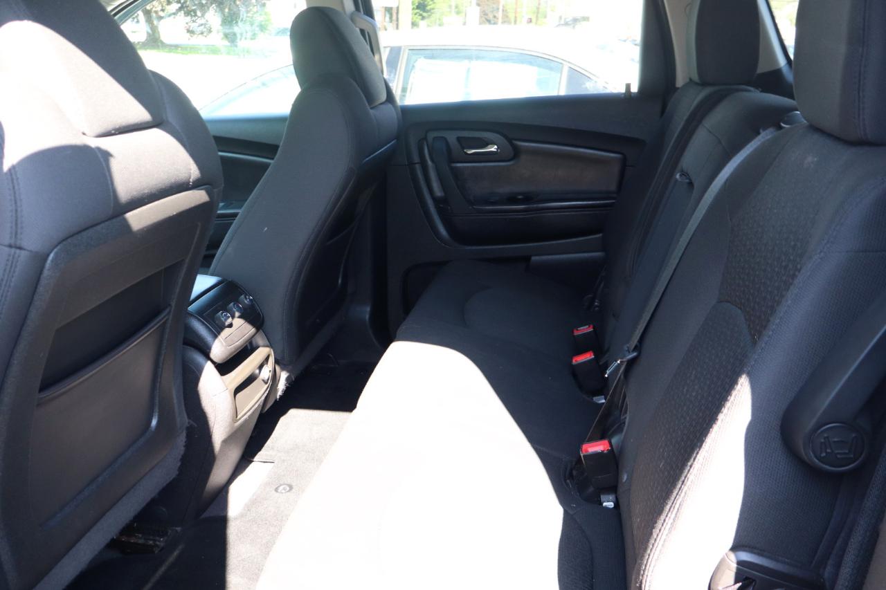 Chevrolet Traverse LT FWD 2011