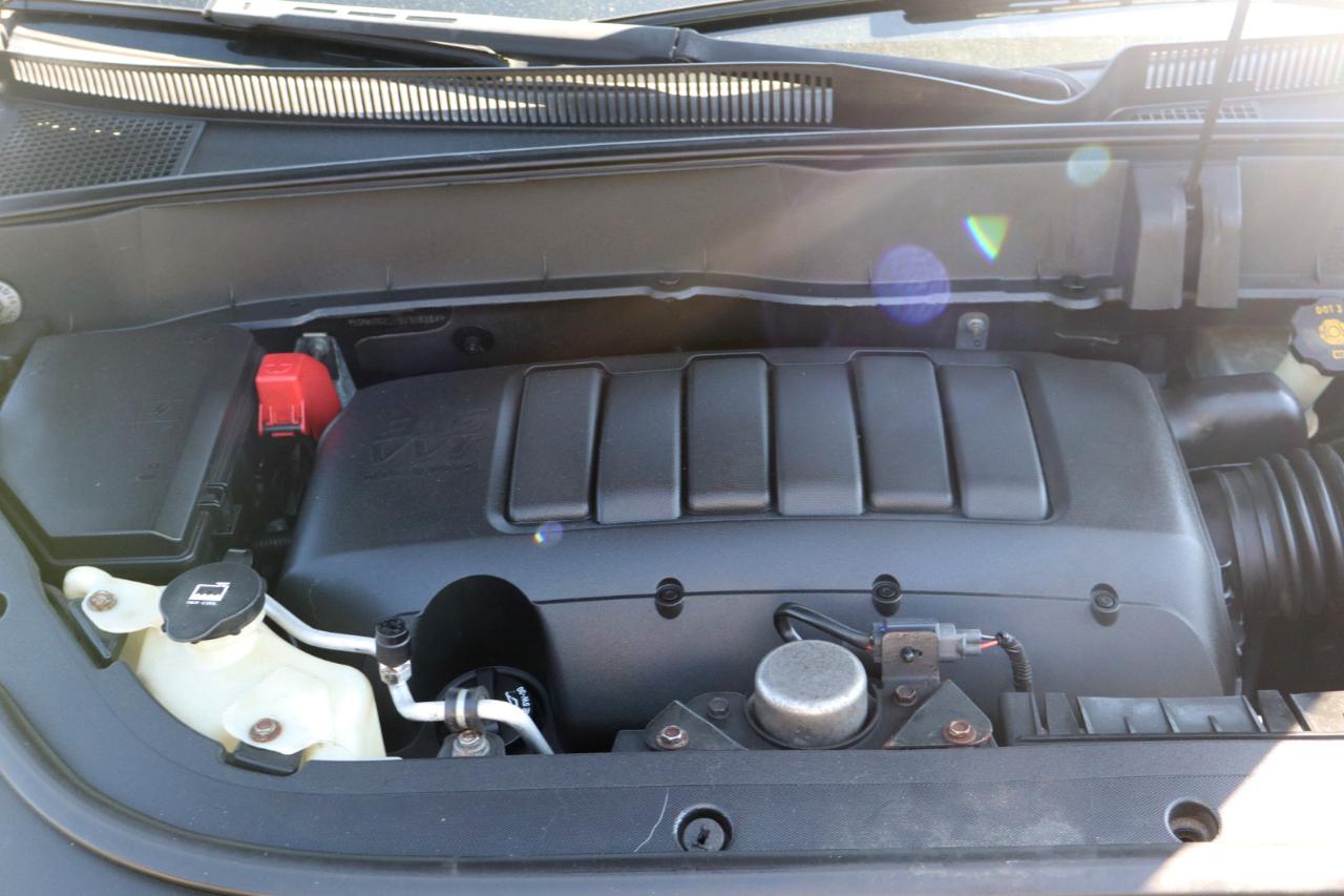 Chevrolet Traverse LT FWD 2011