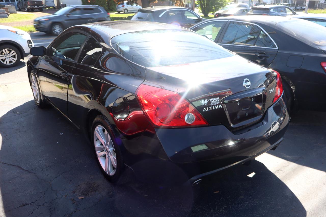 Nissan Altima 2.5 S 6M/T Coupe 2012