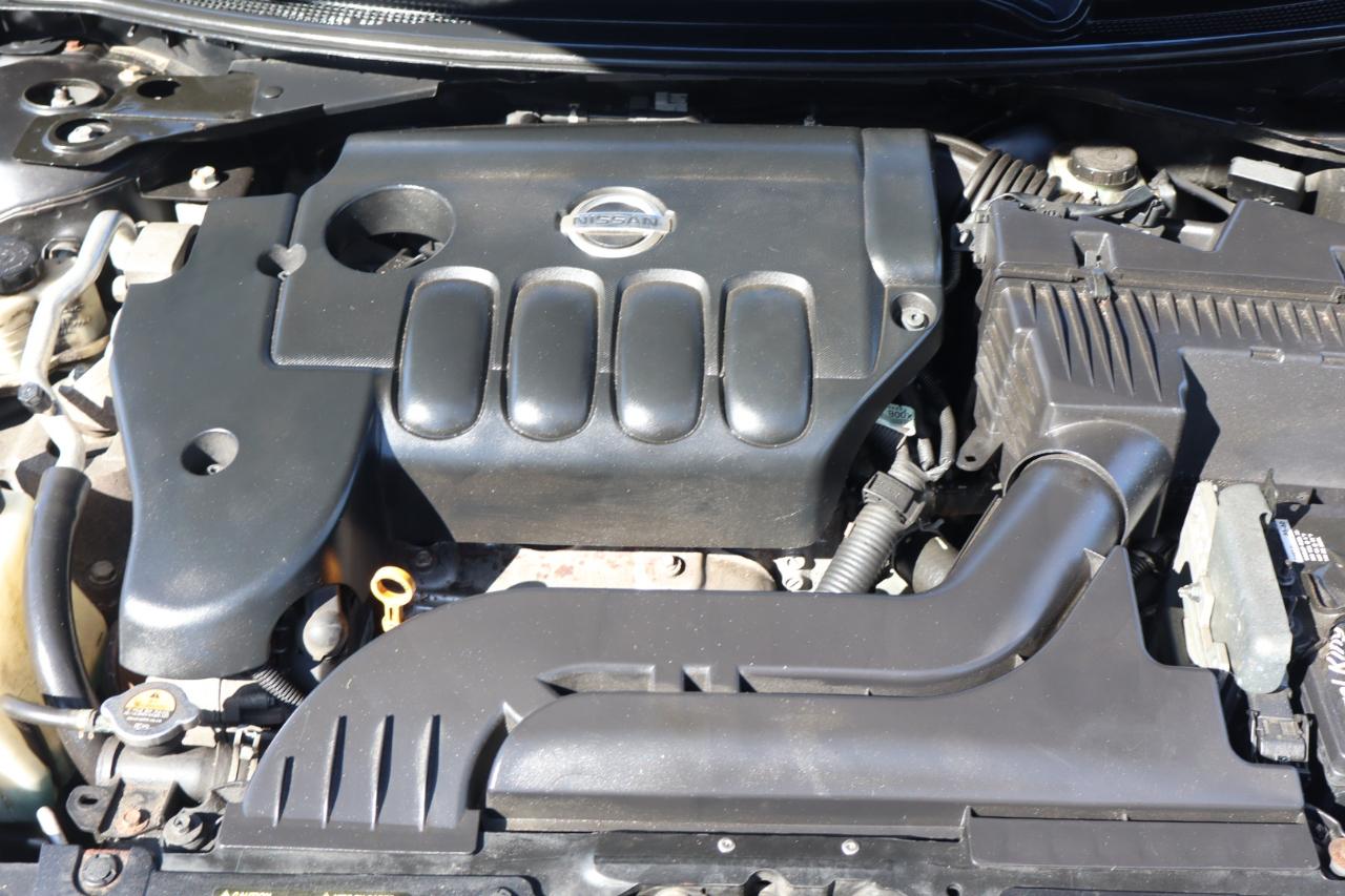 Nissan Altima 2.5 S 6M/T Coupe 2012