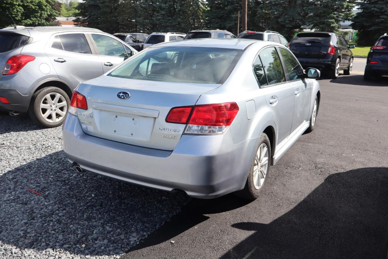 Subaru Legacy 2.5i Premium 2012