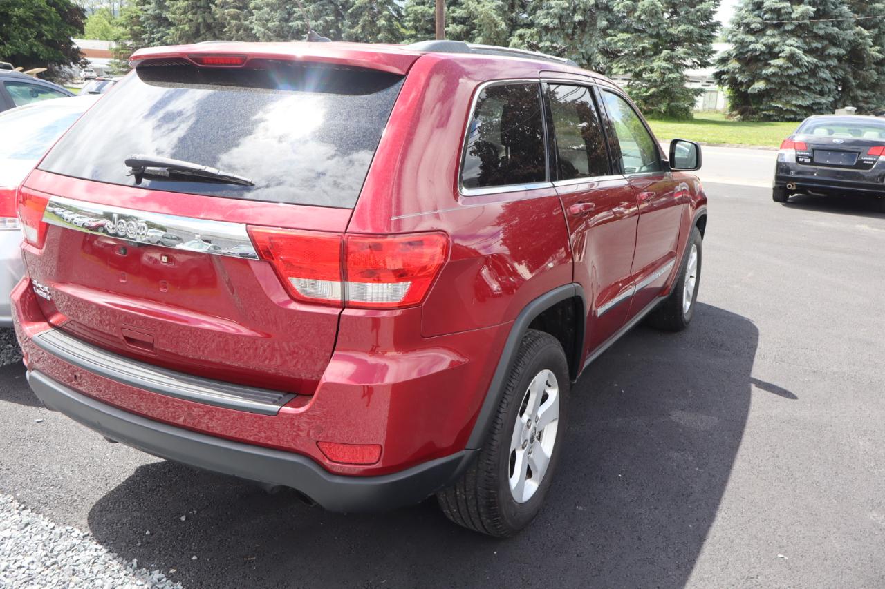 Jeep Grand Cherokee Laredo 4WD 2012