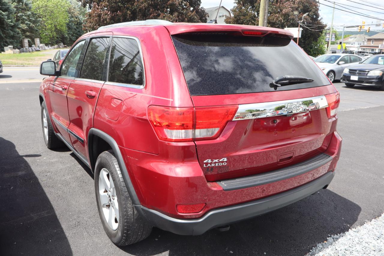 Jeep Grand Cherokee Laredo 4WD 2012