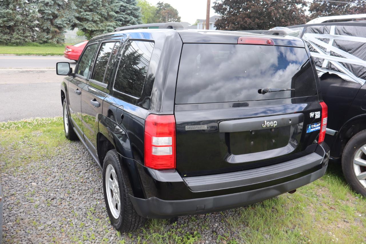 Jeep Patriot Sport 2WD 2013