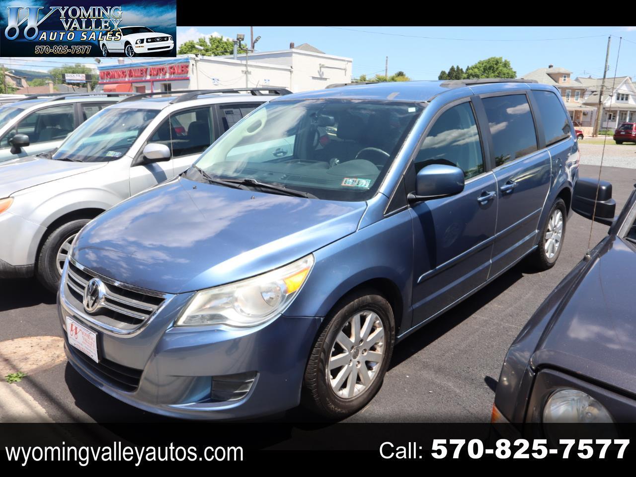 Volkswagen Routan SE 2011