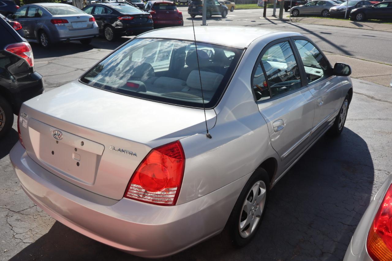 Hyundai Elantra GLS 4-Door 2005
