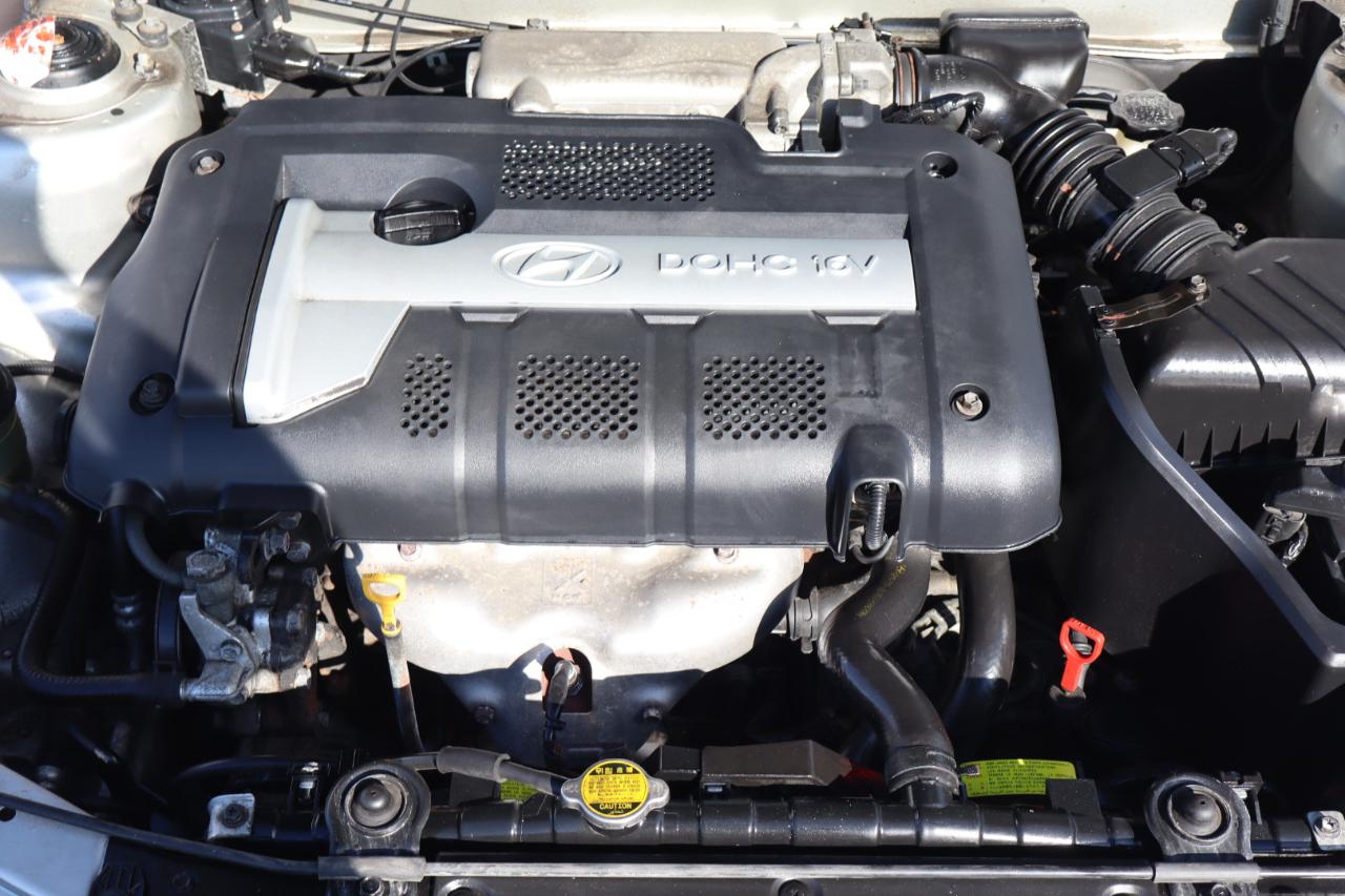 Hyundai Elantra GLS 4-Door 2005
