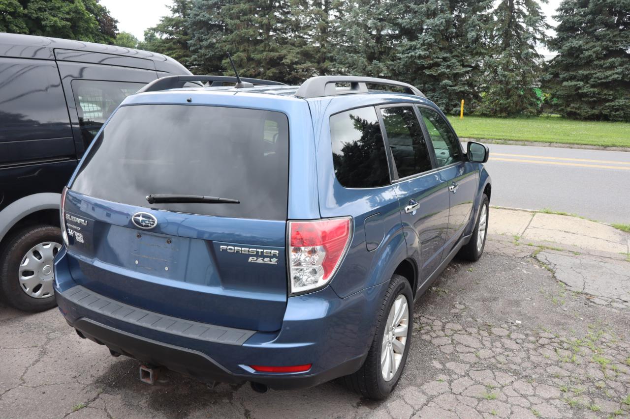 Subaru Forester 2.5X Limited 2012