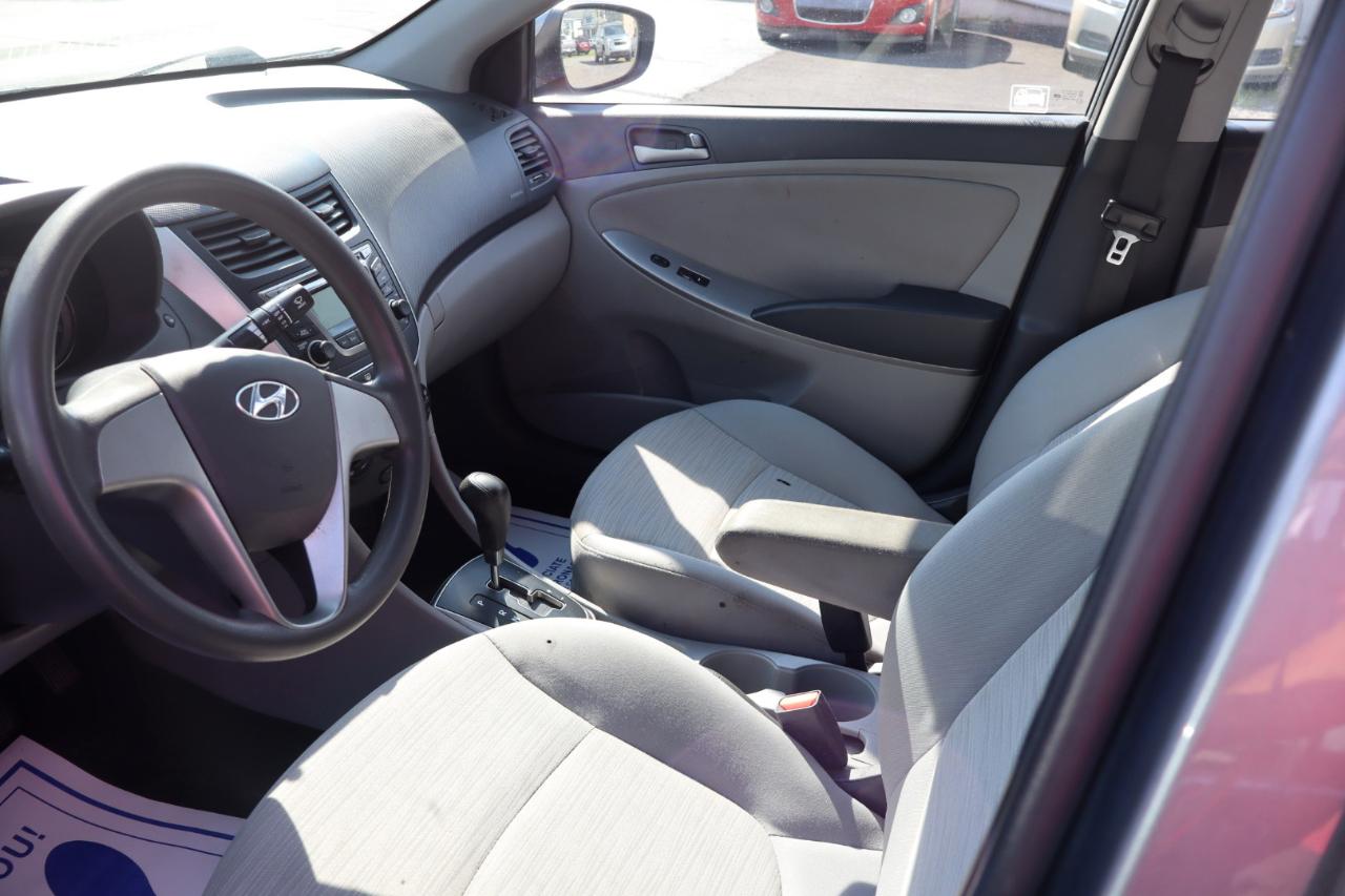 Hyundai Accent SE 4-Door 6A 2017