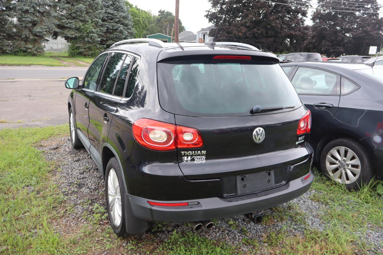 Volkswagen Tiguan S 4Motion 2011