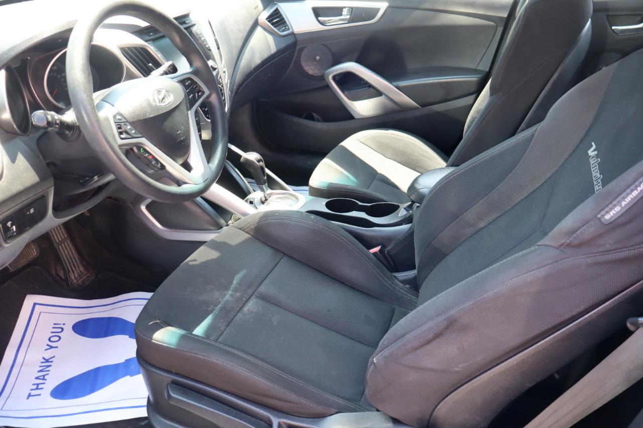 Hyundai Veloster Base 2013