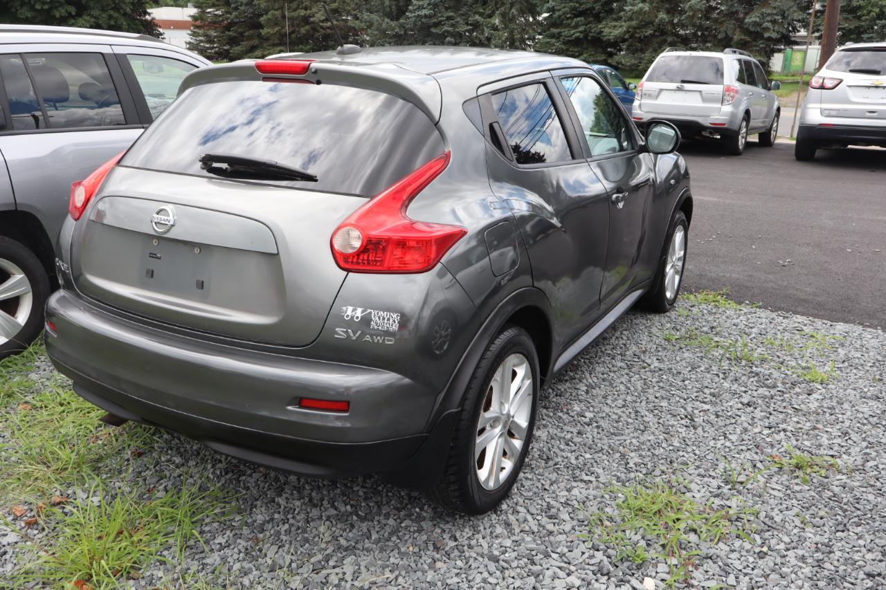 Nissan Juke SV AWD 2011