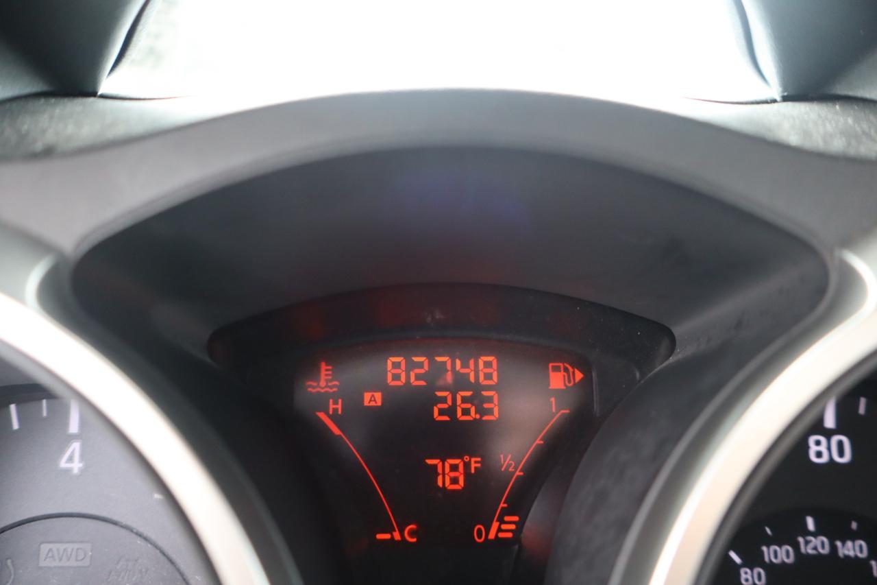 Nissan Juke SV AWD 2011