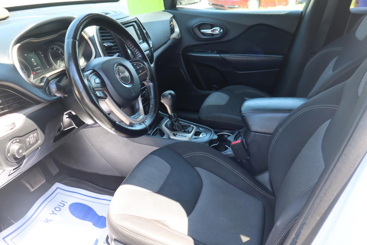 Jeep Cherokee Latitude FWD 2014
