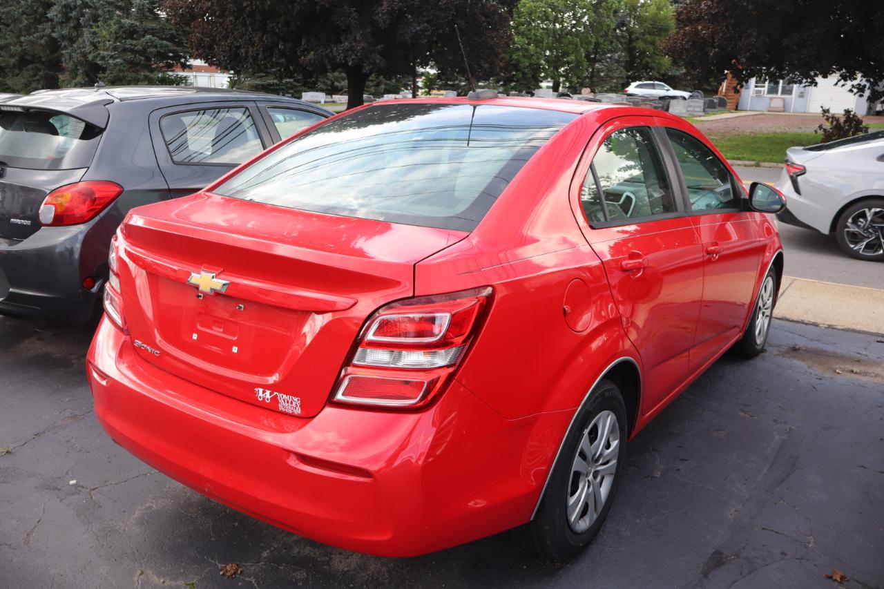Chevrolet Sonic LS Auto Sedan 2017