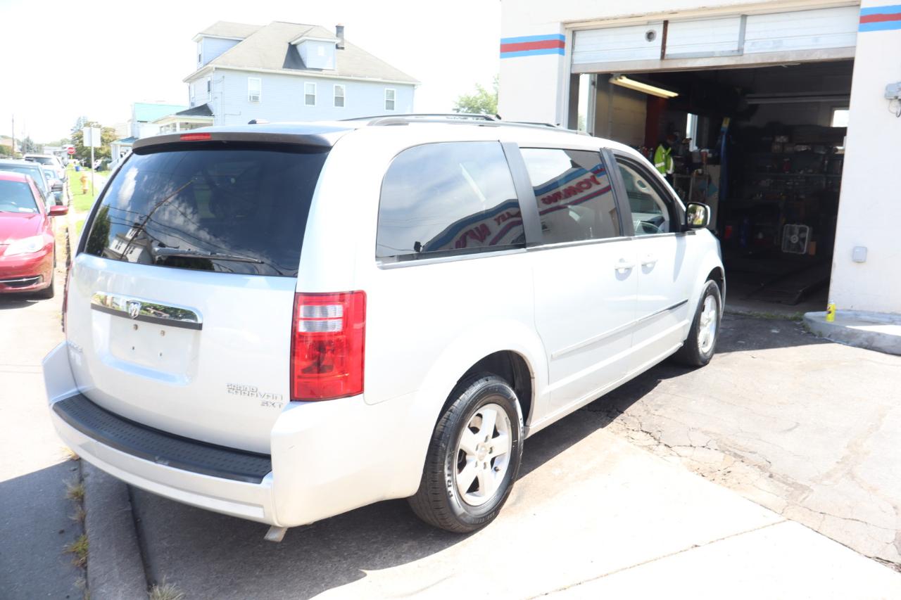 Dodge Grand Caravan SXT 2010